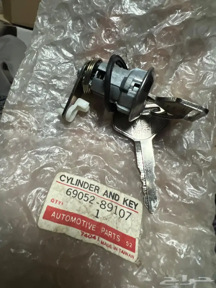 سوتش باب السايق هايلوكس 81-83 0