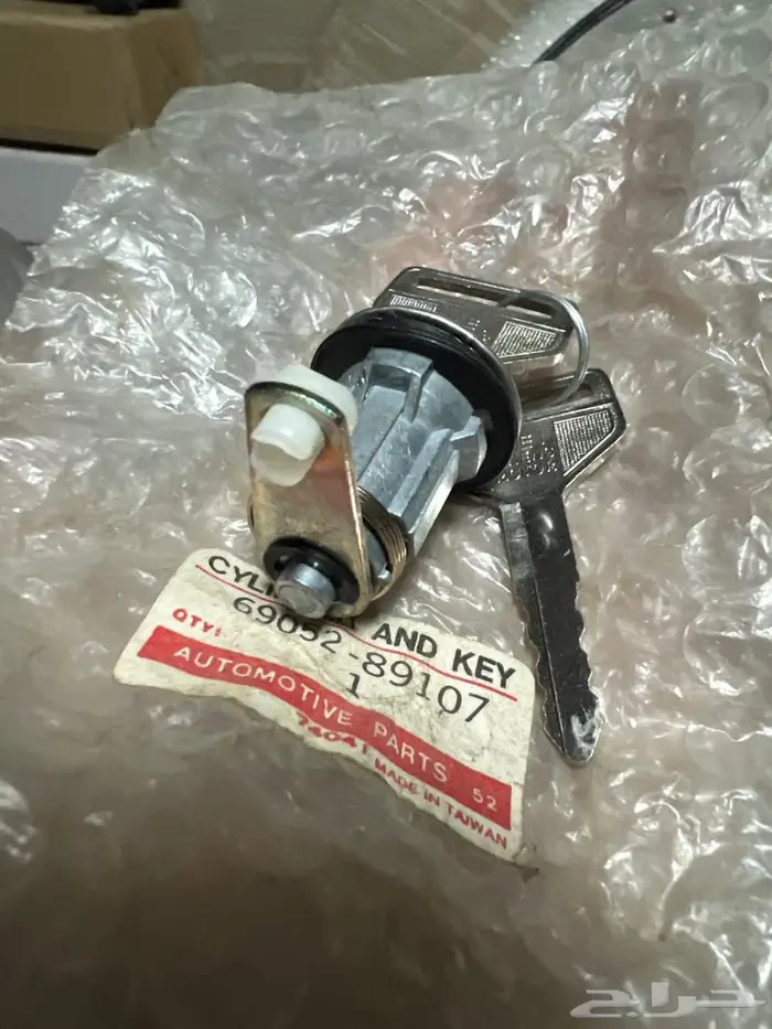 سوتش باب السايق هايلوكس 81-83 1