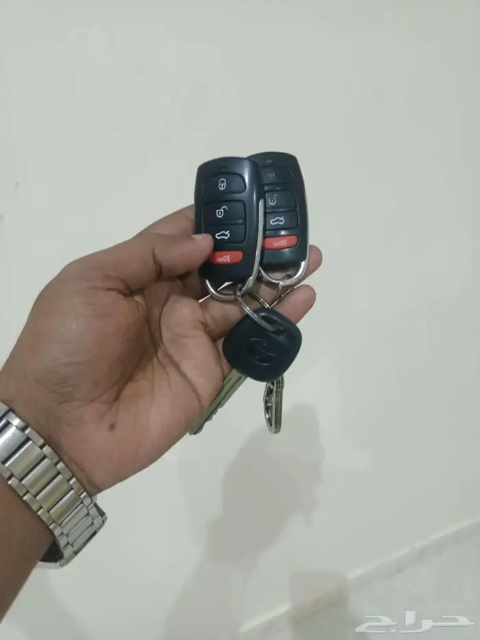 Toyota Yaris -2013 black (Family used car all good) 5