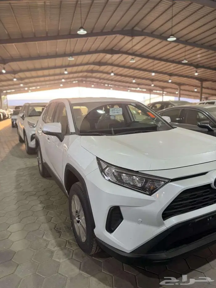 تويوتا راف فور بنزين le 4 4موديل 2025 1