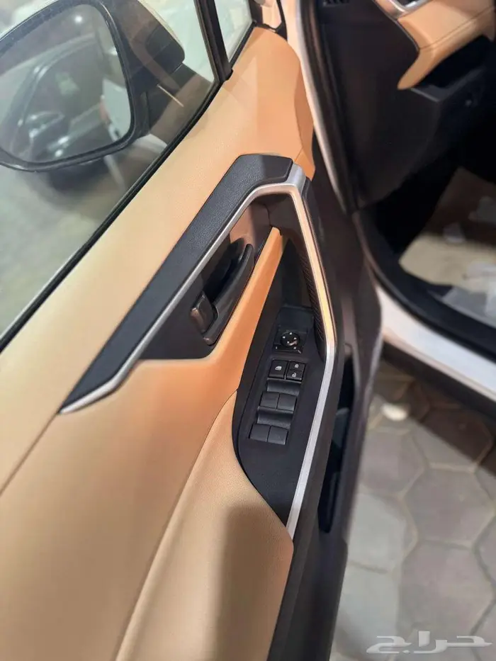 تويوتا راف فور بنزين le 4 4موديل 2025 7