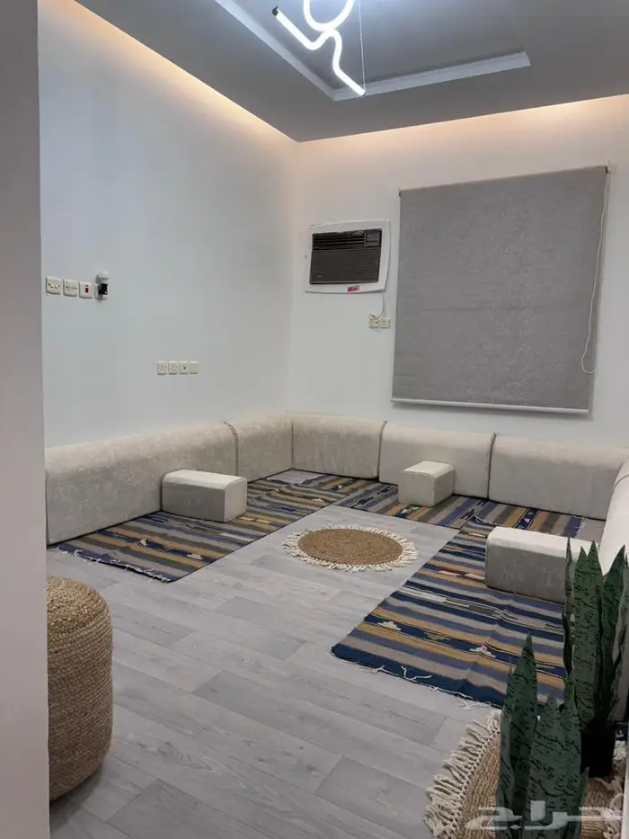 للايجار شقة مؤثثة في المونسيه شهري 1