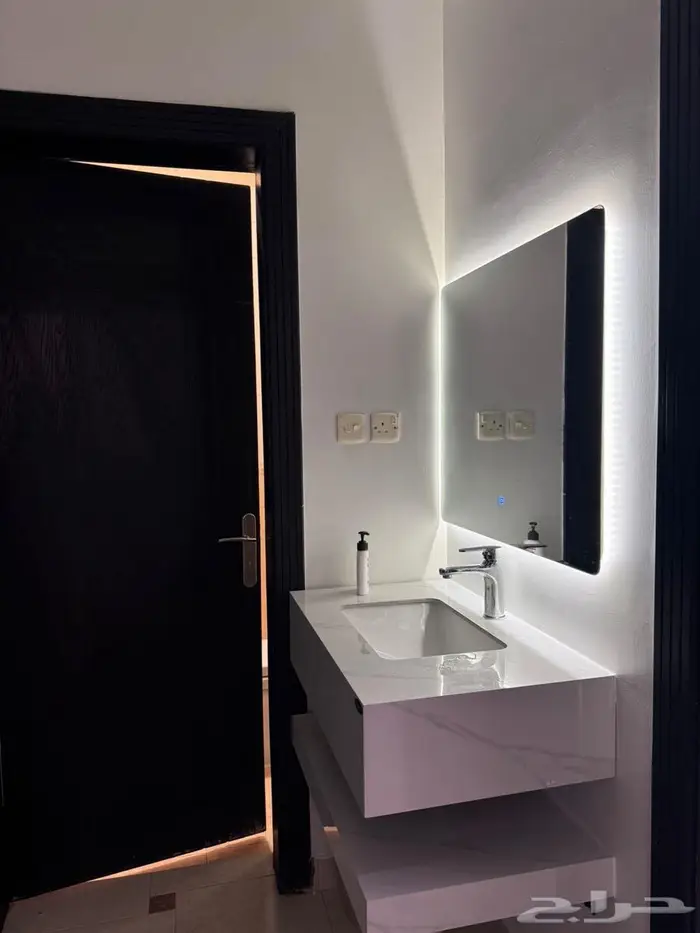 للايجار شقة مؤثثة في المونسيه شهري 9