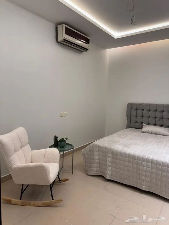 للايجار شقة مؤثثة في المونسيه شهري 8