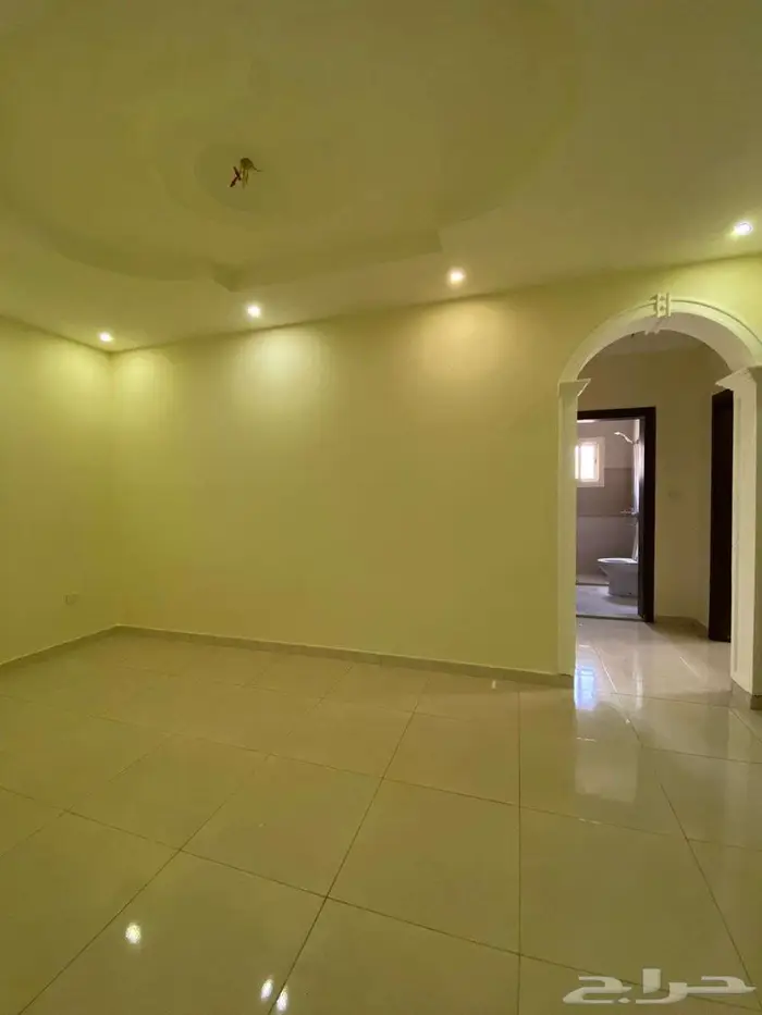 شقة للإيجار في شارع ابن زين الدين  حي الروضة 7