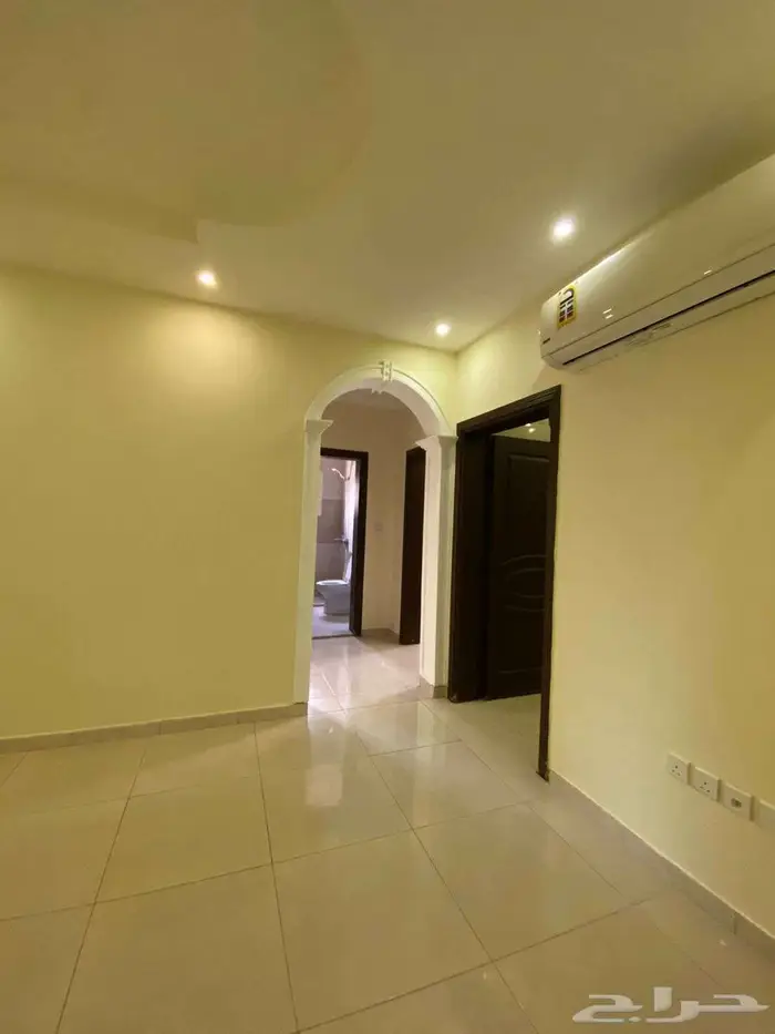 شقة للإيجار في شارع ابن زين الدين  حي الروضة 6