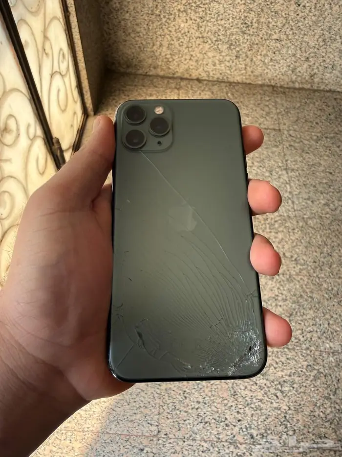 ايفون 11 برو 256 قيقا اخضر زيتي 5