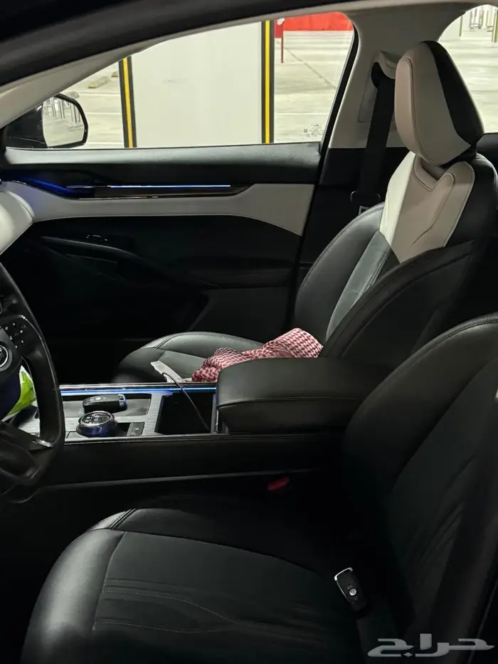 فورد تورس تيتانيوم فل كامل 2023 8