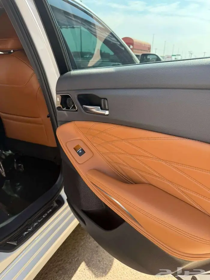 تويوتا أفالون بيرميوم سعودي (أول مالك ) 2022 20