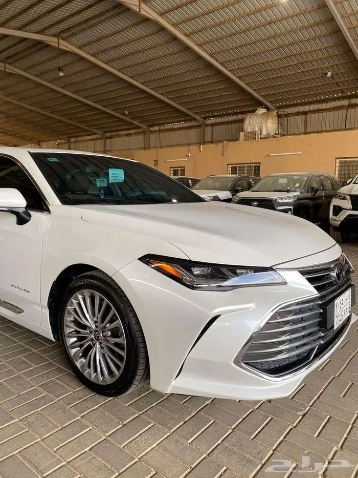 تويوتا أفالون بيرميوم سعودي (أول مالك ) 2022 3