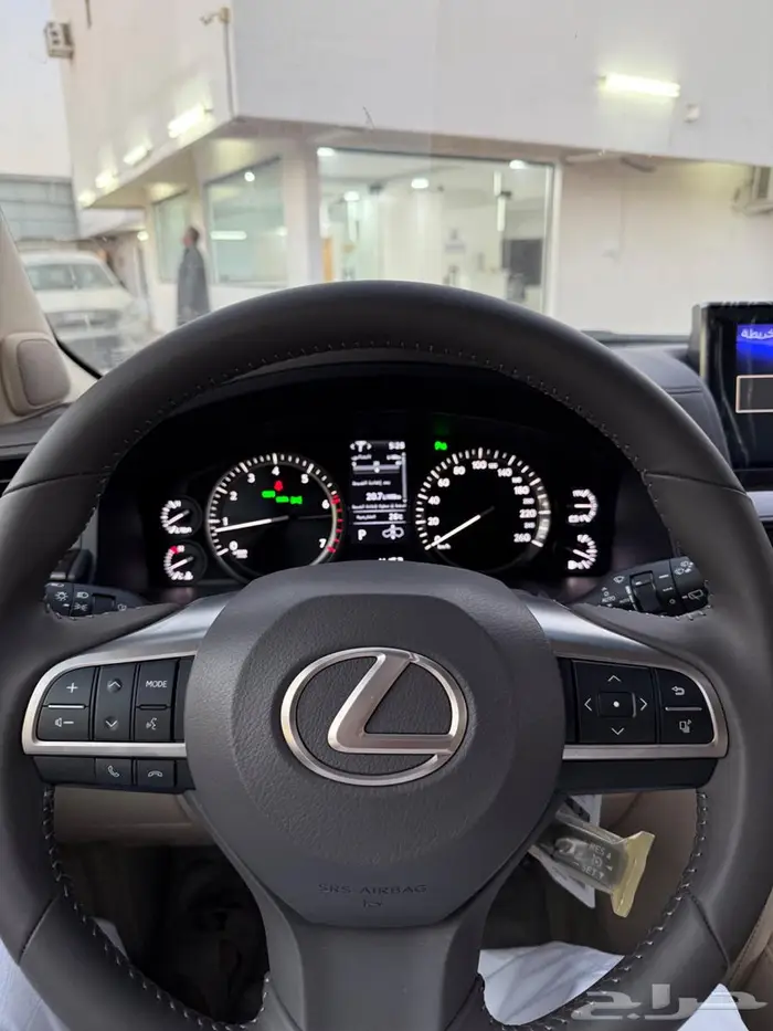لكزس AD سعودي 2020 LX مخزن أسود عداد 4000 كم 7