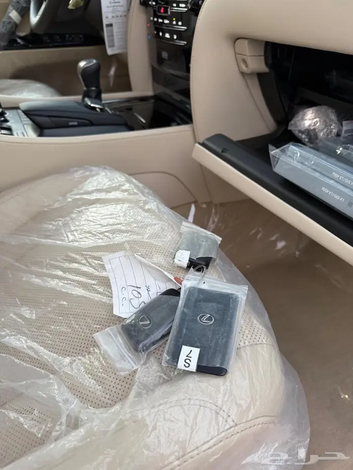 لكزس AD سعودي 2020 LX مخزن أسود عداد 4000 كم 9