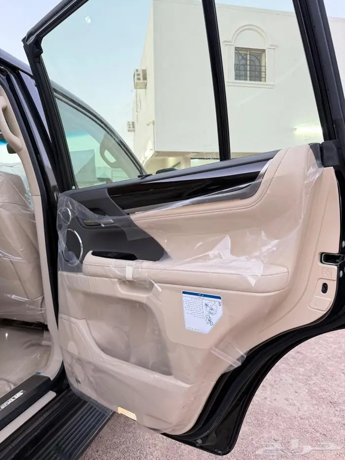 لكزس AD سعودي 2020 LX مخزن أسود عداد 4000 كم 11