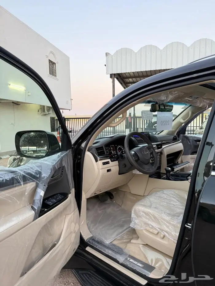 لكزس AD سعودي 2020 LX مخزن أسود عداد 4000 كم 14