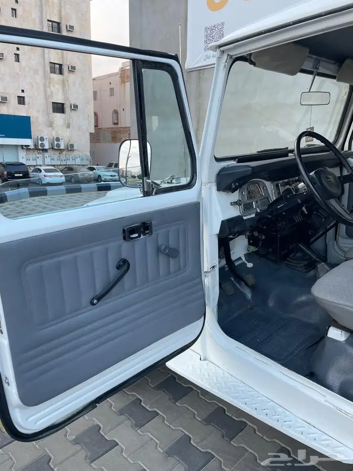 تويوتا جيب 1983 نظيف 7