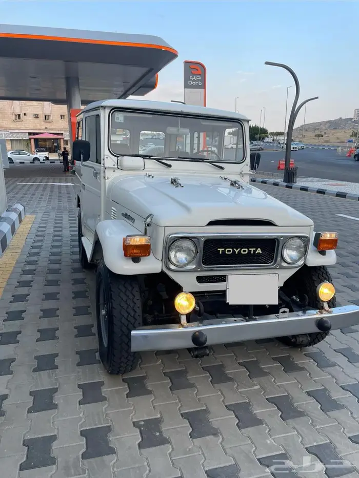 تويوتا جيب 1983 نظيف 0
