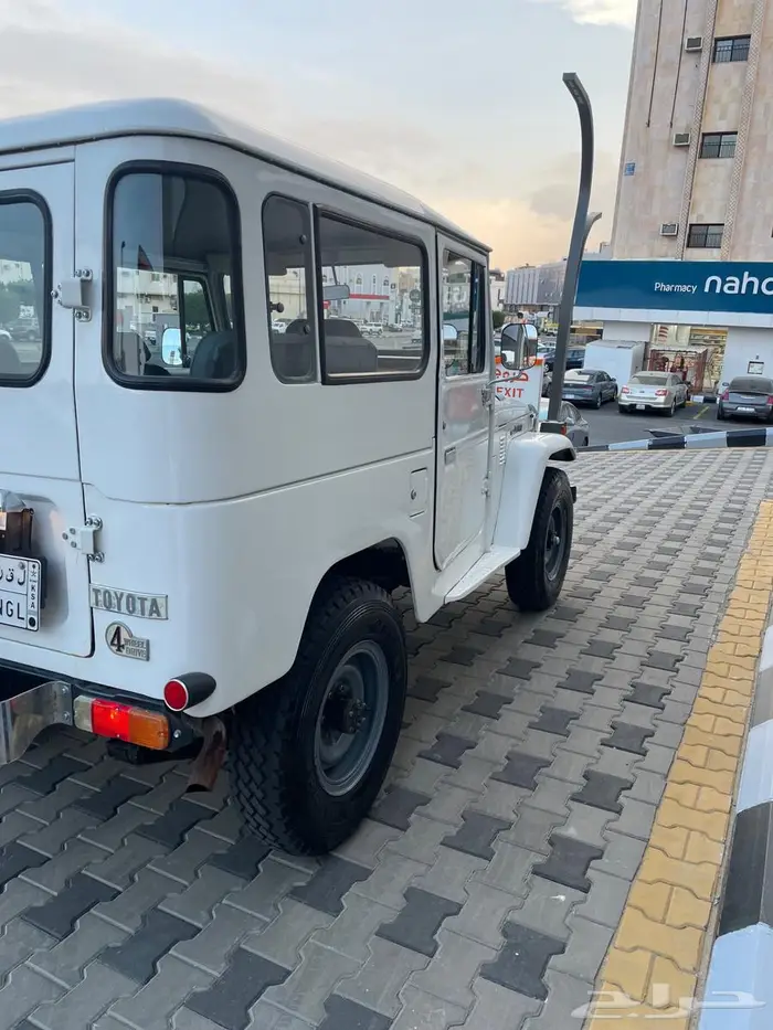 تويوتا جيب 1983 نظيف 5