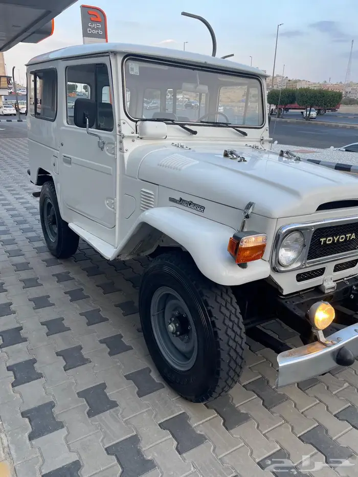 تويوتا جيب 1983 نظيف 6