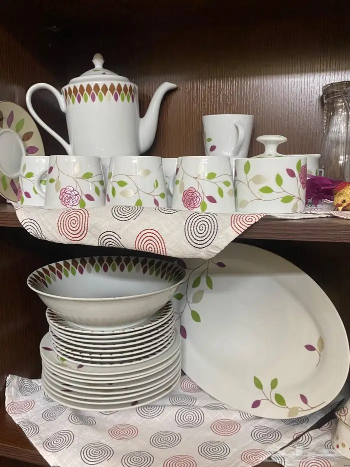 طقم صحون بورسلان اصلي 3