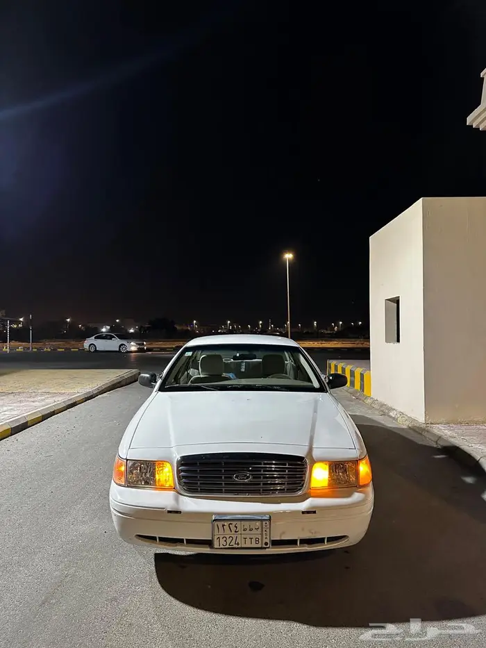 فورد فكتوريا مخزن للبيع 1