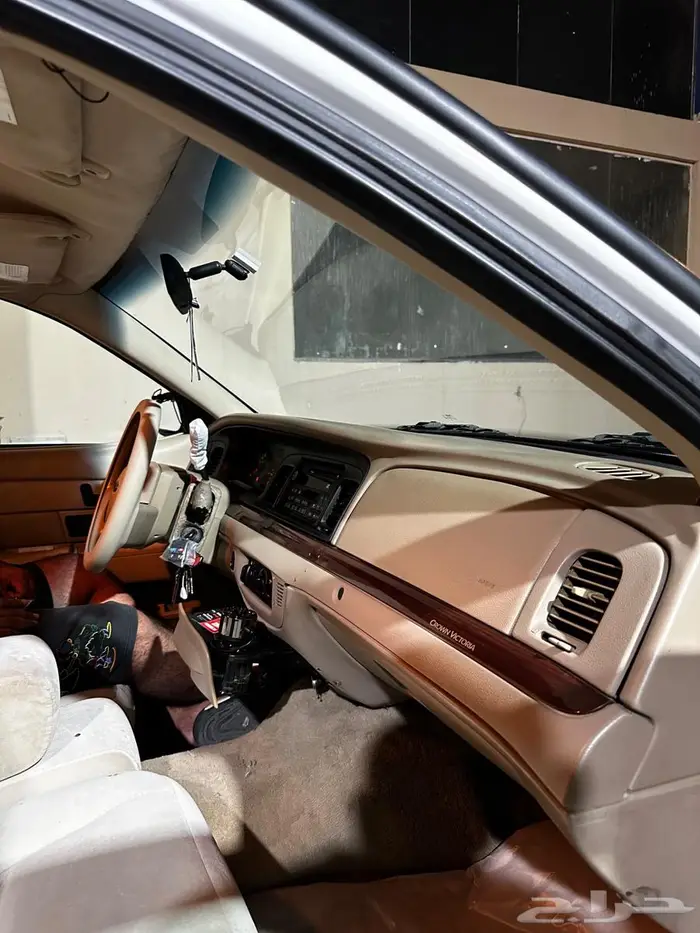 فورد فكتوريا مخزن للبيع 13