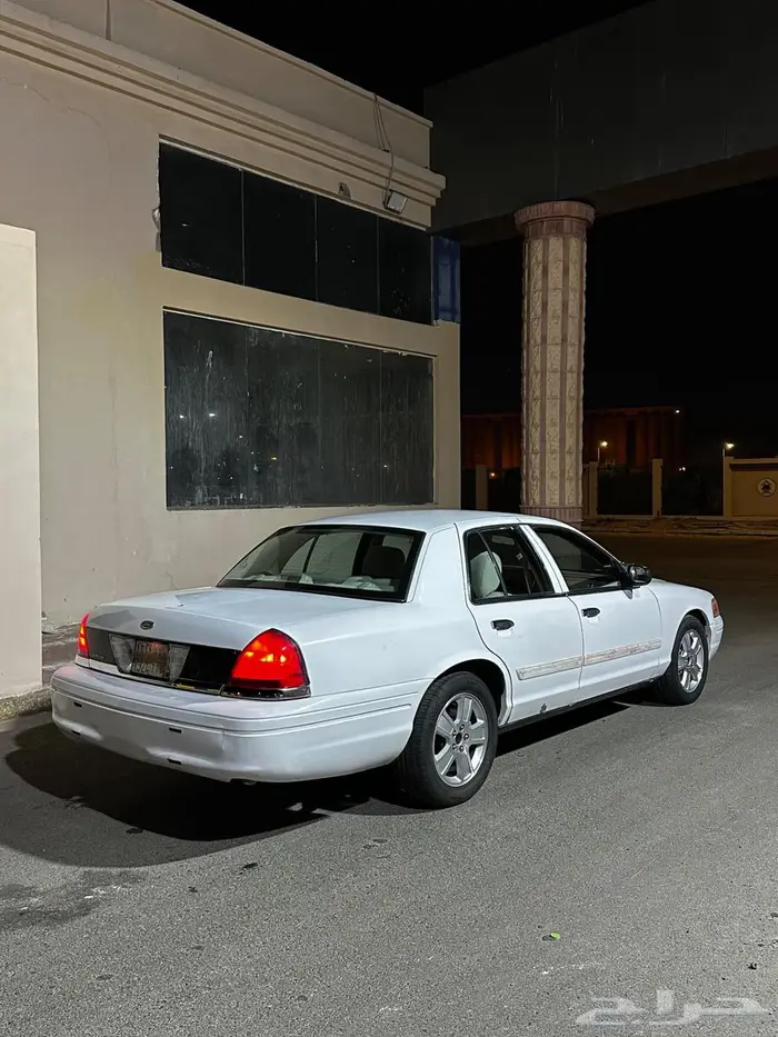 فورد فكتوريا مخزن للبيع 2