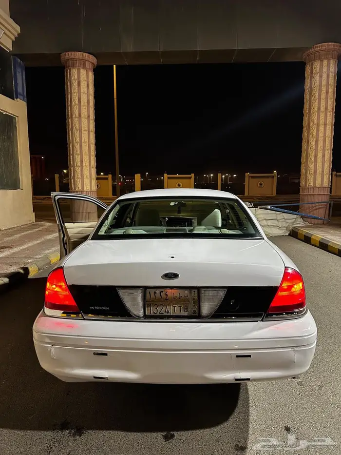 فورد فكتوريا مخزن للبيع 3