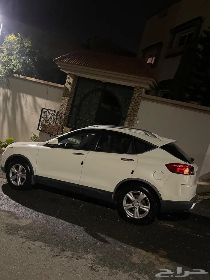 للبيع سيارة فاو FAW 2