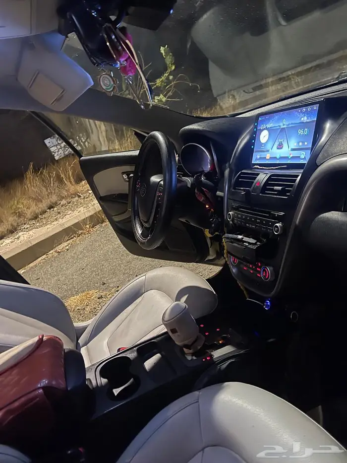 للبيع سيارة فاو FAW 11