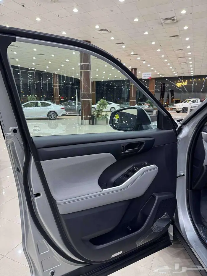 تويوتا هايلاندر هايبرد LE 11