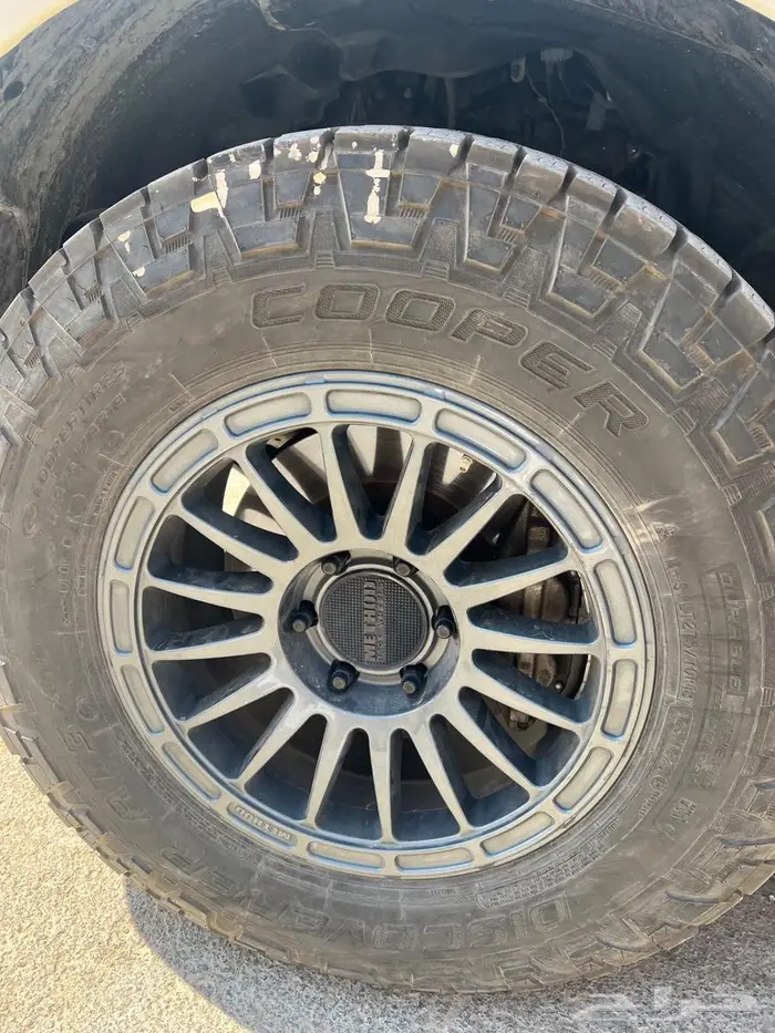 للبيع اربع كفرات كوبر مقاس 275 70 18 2