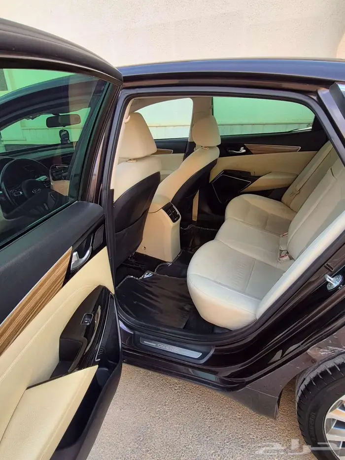 كيا كادنزا 4