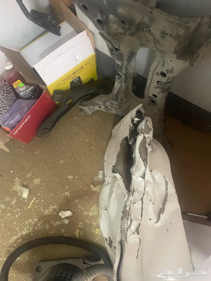 باب خلفي يمين ابيض التيما 2021 مصدوم 1