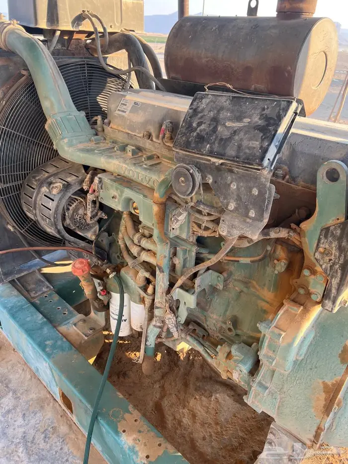 مكينة زراعية فولفو مع طرمبة مويه ومواصير عدد 55 3