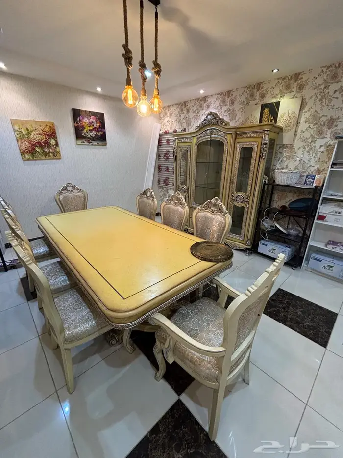 طاولة طعام 0