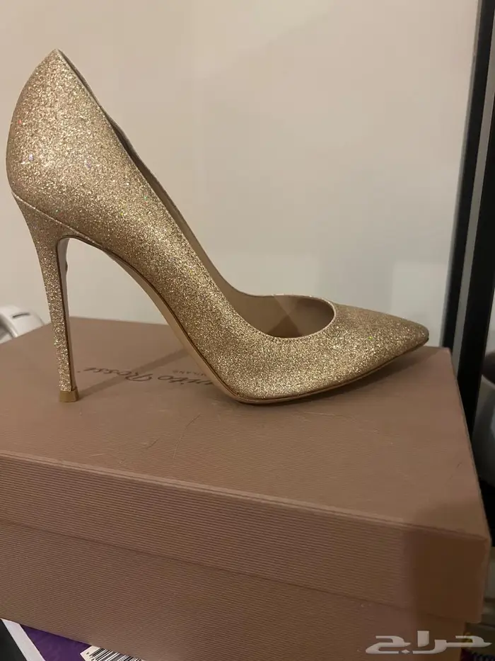 كعب ذهبي مقاس 39 جيانفيتو روسي 2