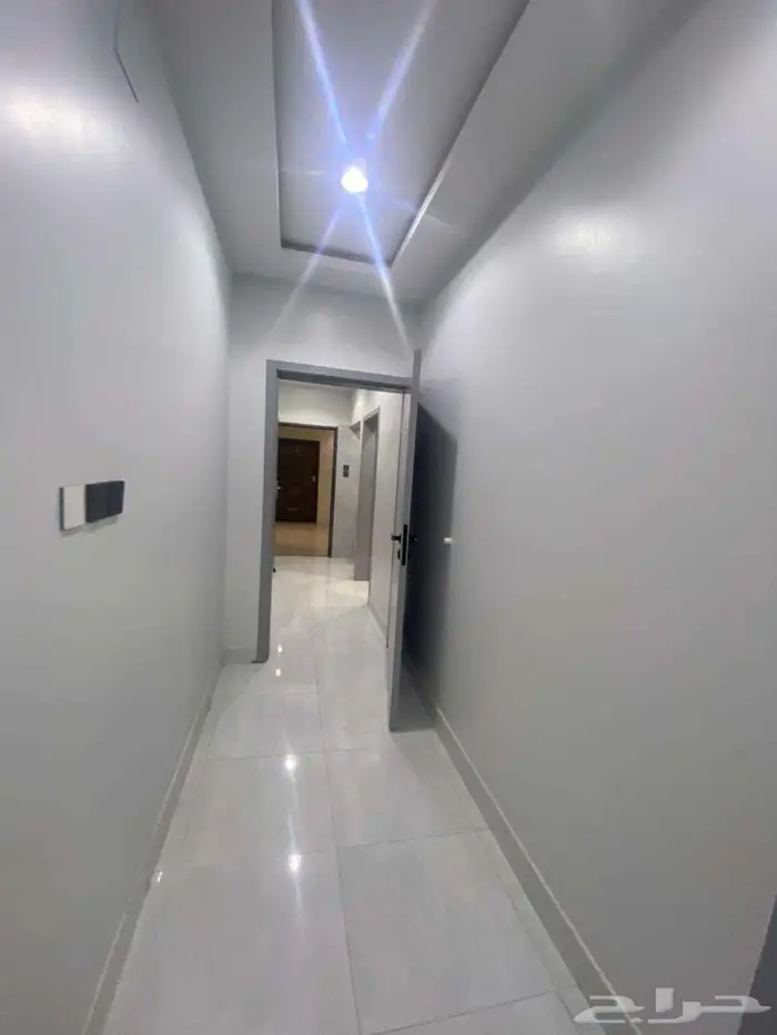 شقة فندقية غرفة وصالة مؤثثة وفاخرة للعوايل بخميس مشيط 11