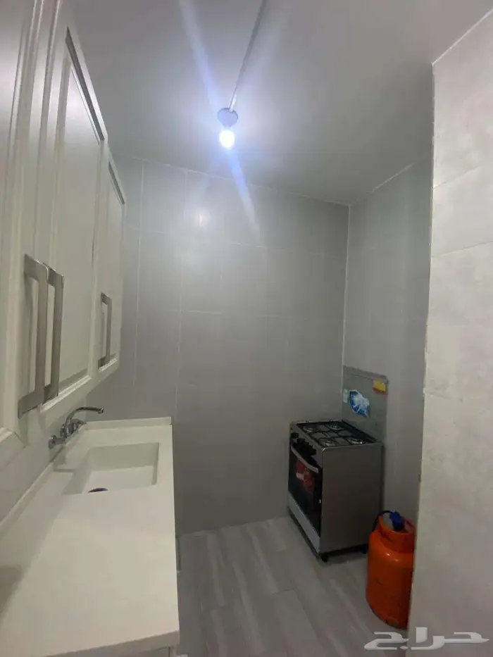 شقة فندقية غرفة وصالة مؤثثة وفاخرة للعوايل بخميس مشيط 1