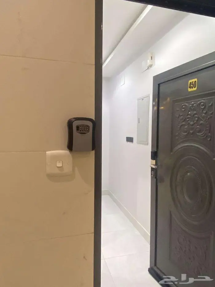 شقة فندقية غرفة وصالة مؤثثة وفاخرة للعوايل بخميس مشيط 5