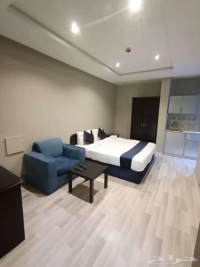 شقة فندقية غرفة ودورة مياه ومطبخ داخلي بخميس مشيط 0