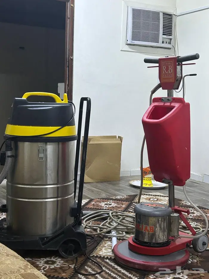 جلاية بلاط ومكنسة كبيرة (( شبة جديده )) استخدام شهور 2