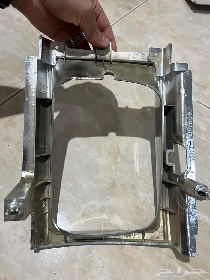 شمبر نور هايلكس1984-1985 يسار 2