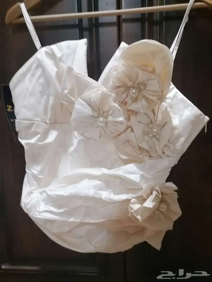 عندي كرتون كبير من هذي الفساتين ومقاسات مختلفه 0