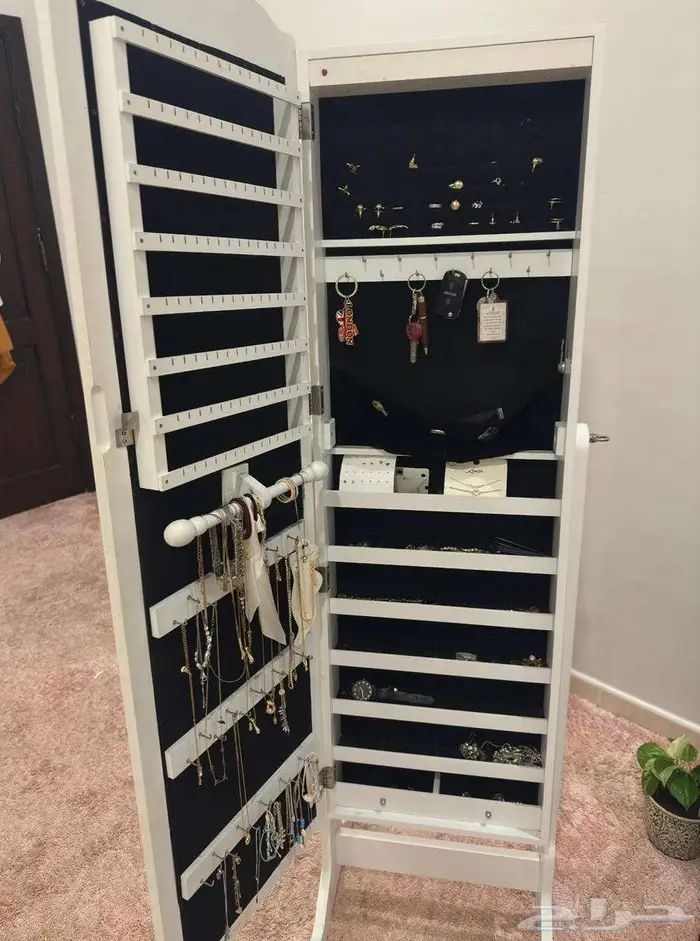 دولاب إكسسوارات أبيض بمراية فخمة   أنيق ونظيف 1