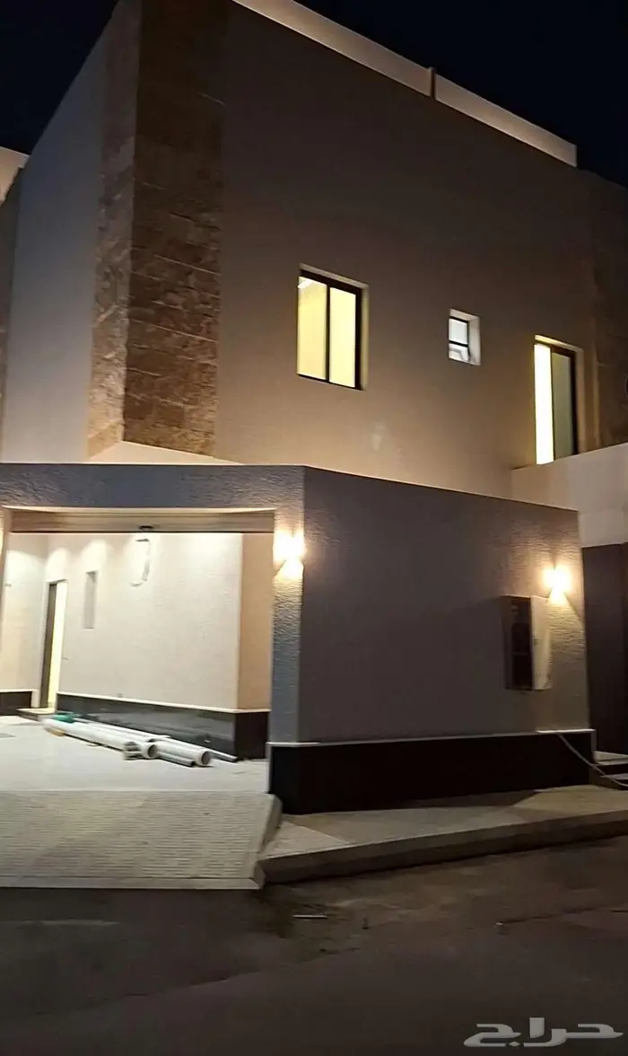 للبيع فيلا بشقه حي بدر 0