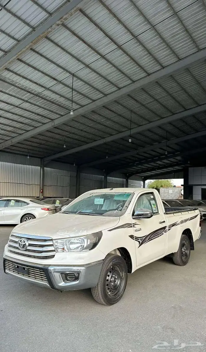 تويوتا هايلوكس غمارة GLX بنزين 2025 اصفار 1