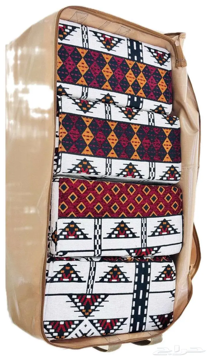 طقم مدات مع مراكي بنقشة نجدية مبطن ب PVC 4