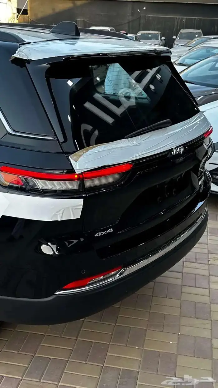 جيب جراند شيروكي لاريدو 2025 اقوي العروض لفتره محدوده 2