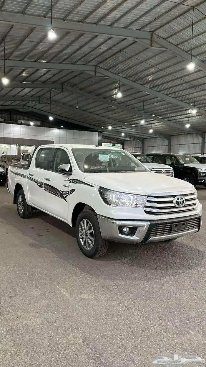 تويوتا هايلوكس غمارتين GLX2 جنوط بنزين 2025سعودى كاش اقساط 2