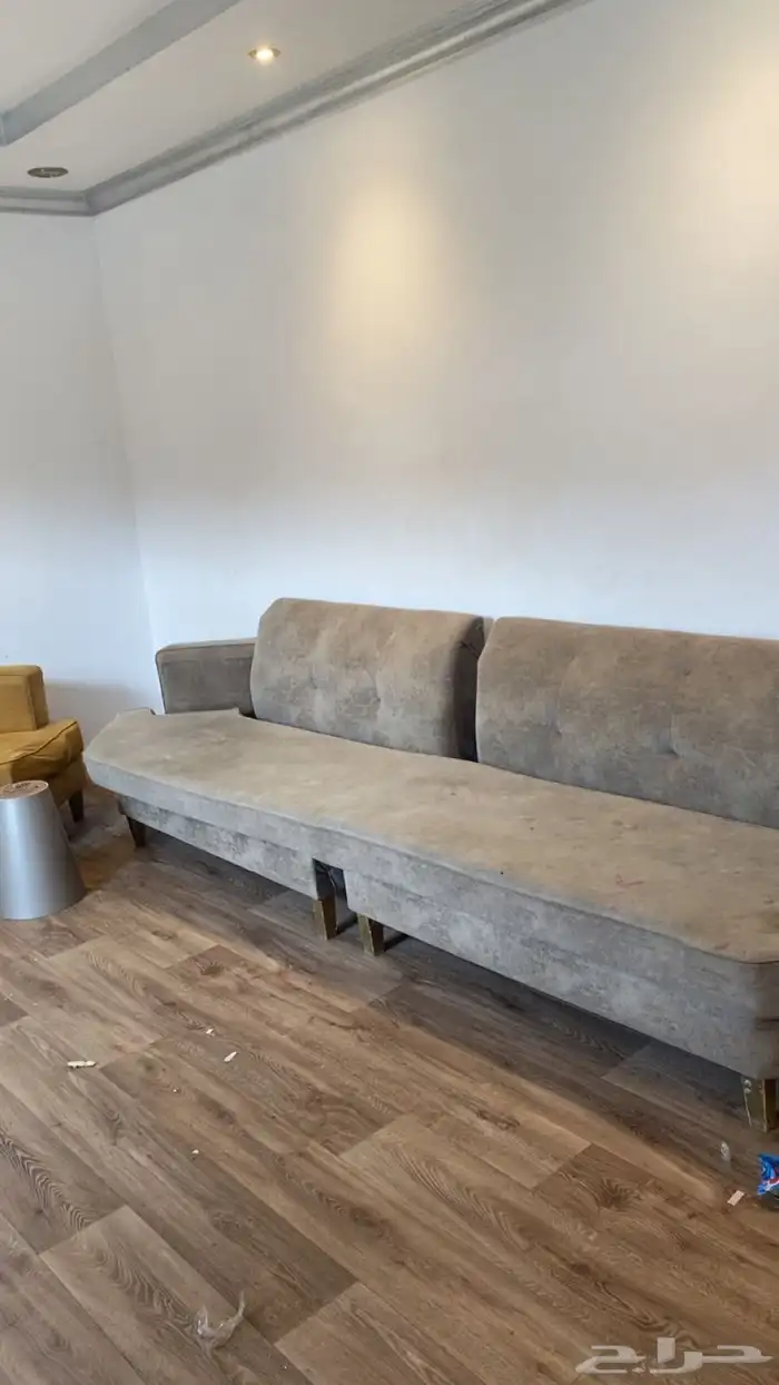 كنب ومغسلة ومدخل 1